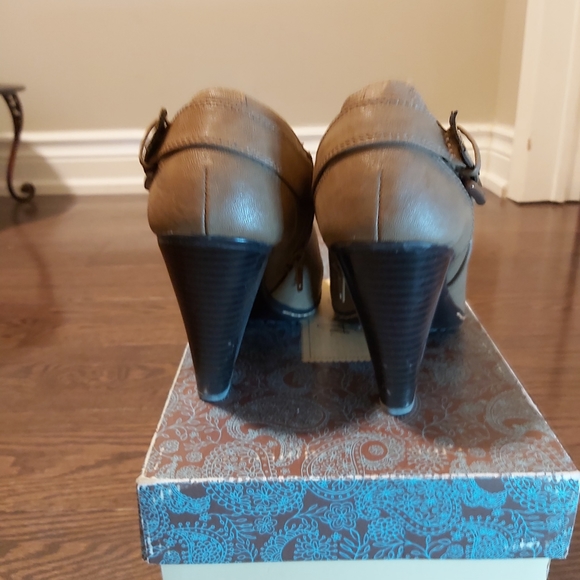 Euro soft Shannon women's tan booties size 10 - Picture 6 of 16